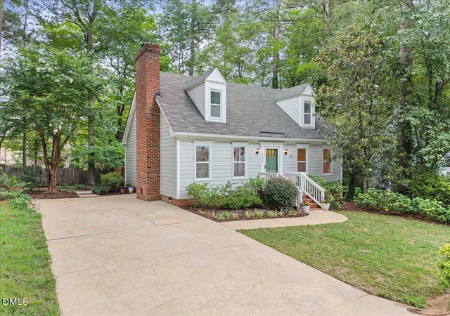 Photo 2 of Single family home for sale at 4404 Lancashire Dr, Raleigh, NC 27613 | MLS# 10180110 | Listing updated on 2026-10-01