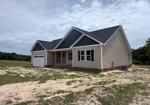 Photo 3 of Single family home for sale at 430 Chic Ennis Rd, Coats, NC 27521 | MLS# 10179321 | Listing updated on 2026-08-31