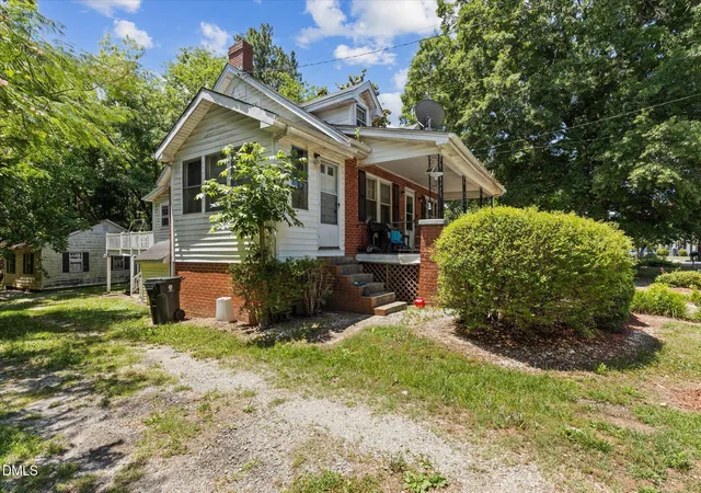2nd image of 112 Peace St, Oxford, NC 27565 | MLS# 10179496