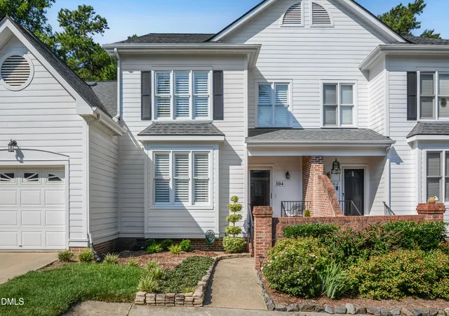 Homes for sale in Cary, NC | 304 Vinca Cir, Cary, NC 27513 | MLS# 10179584