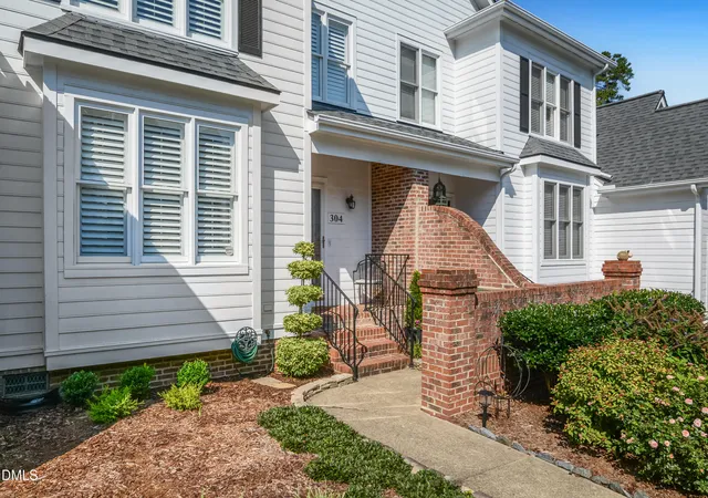 Homes for sale in Cary, NC | 304 Vinca Cir, Cary, NC 27513 | MLS# 10179584