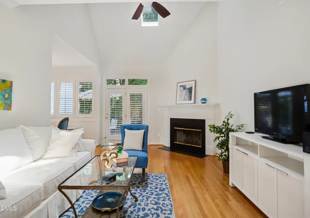 Photo 4 of Sale Pending at 304 Vinca Cir, Cary, NC 27513 | MLS# 10179584 | Listing updated on 2026-09-09