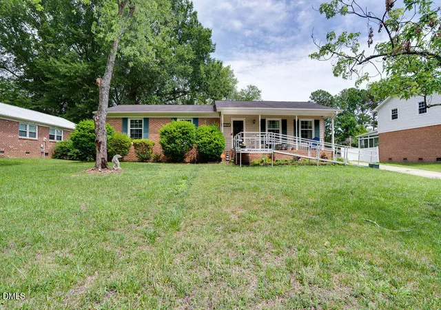 1st image of 1912 Middlewood Ct, High Point, NC 27265 | MLS# 10179311
