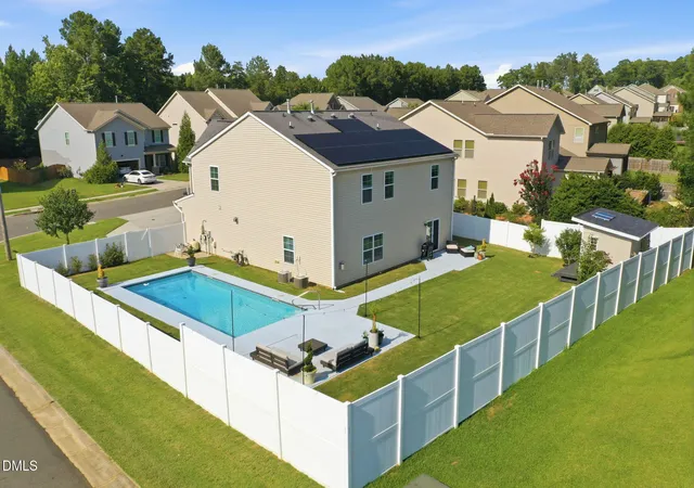 3rd image of 921 Sugar Tree Dr, Mebane, NC 27302 | MLS# 10179918