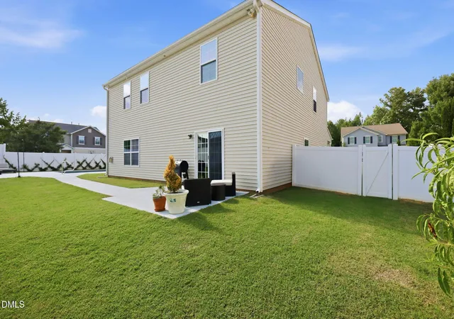 5th image of 921 Sugar Tree Dr, Mebane, NC 27302 | MLS# 10179918