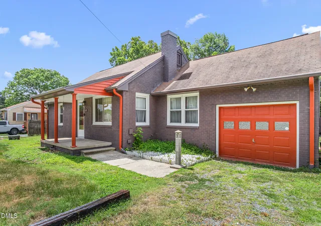 Photo 3 of Single family home for sale at 2442 Hoskins Rd, Burlington, NC 27215 | MLS# 10179397 | Listing updated on 2026-09-12