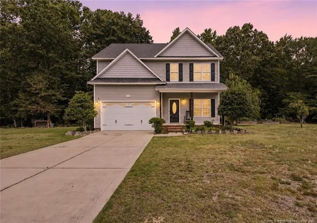 3rd image of 1515 Gray Hill Ct, Hope Mills, NC 28348 | MLS# 765756