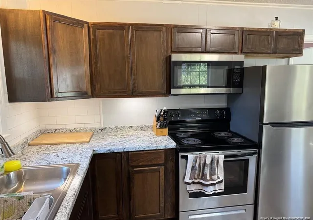 Photo 4 of Single family home for sale at 949 Chester Cir, Fayetteville, NC 28303 | MLS# 765767 | Listing updated on 2026-09-20