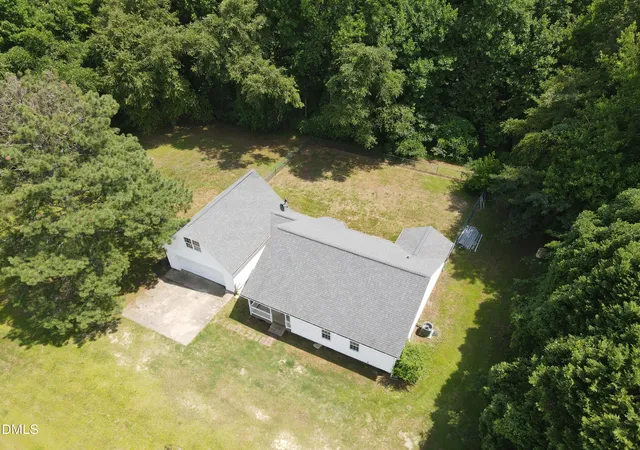 Photo 2 of Single family home for sale at 105 Bryant Dr, Smithfield, NC 27577 | MLS# 10179623 | Listing updated on 2026-09-09