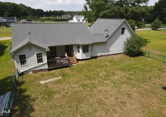 Photo 4 of Single family home for sale at 105 Bryant Dr, Smithfield, NC 27577 | MLS# 10179623 | Listing updated on 2026-09-09