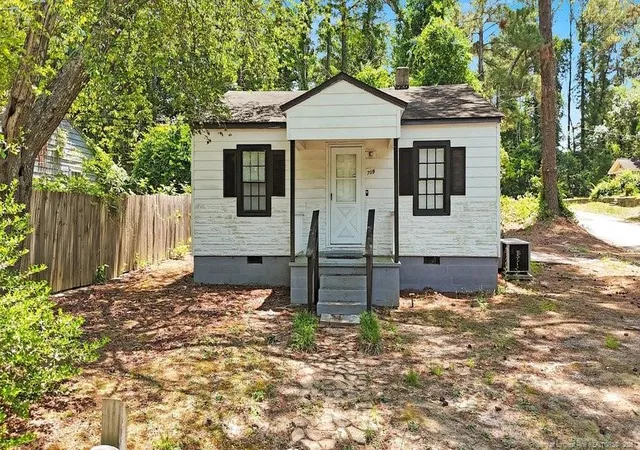 Photo 1 of Single family home for sale at 709 Lakeland St, Fayetteville, NC 28301 | MLS# 765779 | Listing updated on 2026-07-18