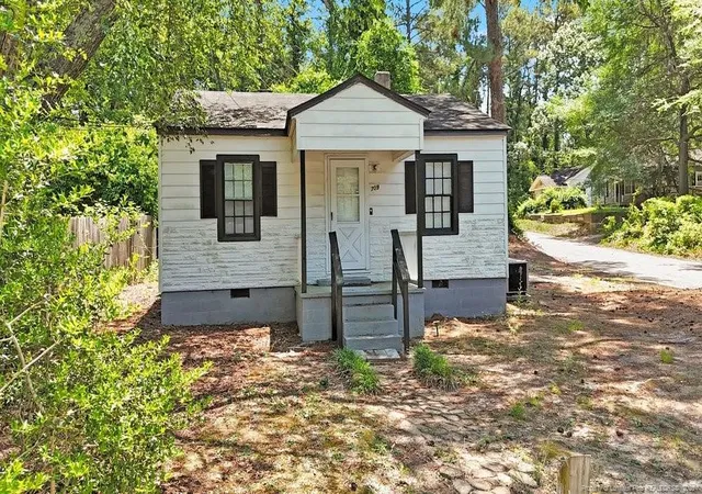 Photo 2 of Single family home for sale at 709 Lakeland St, Fayetteville, NC 28301 | MLS# 765779 | Listing updated on 2026-07-18