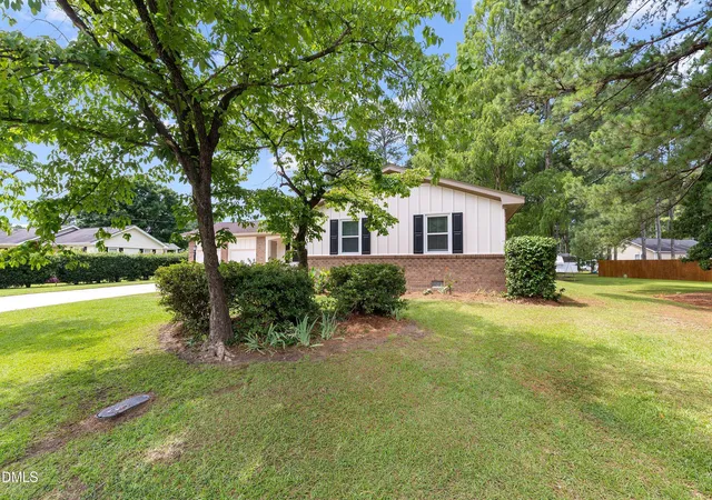 Photo 3 of Single family home for sale at 1002 E Maplewood Dr, Benson, NC 27504 | MLS# 10179540 | Listing updated on 2026-09-10