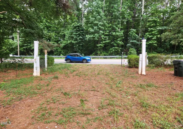Photo 3 of Single family home for sale at 1809 N Salem St, Apex, NC 27523 | MLS# 10179599 | Listing updated on 2026-09-15