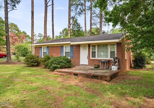1st image of 818 Van Warren Rd, Roanoke Rapids, NC 27870 | MLS# 10179616