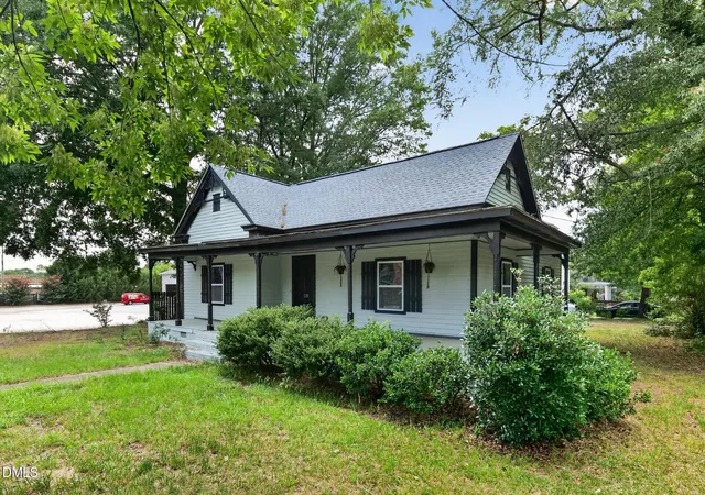 2nd image of 118 Cabarrus Ave W, Concord, NC 28025 | MLS# 10179659
