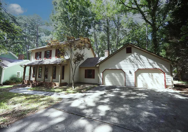 Photo 3 of Sale Pending at 110 Overview Ln, Cary, NC 27511 | MLS# 10179729 | Listing updated on 2026-09-13