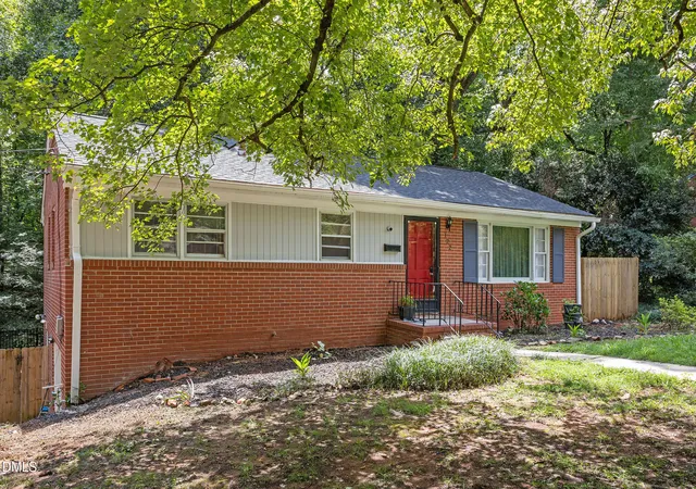 Photo 2 of Single family home for sale at 122 Taylor St, Chapel Hill, NC 27514 | MLS# 10179703 | Listing updated on 2026-09-06
