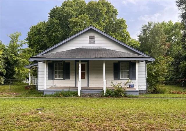 Photo 1 of Single family home for sale at 309 N Farmers Rd, Fayetteville, NC 28311 | MLS# 765828 | Listing updated on 2026-09-01