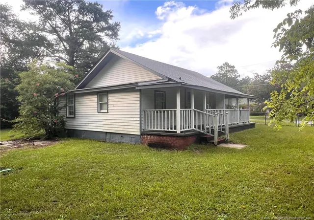 Photo 3 of Single family home for sale at 309 N Farmers Rd, Fayetteville, NC 28311 | MLS# 765828 | Listing updated on 2026-09-01