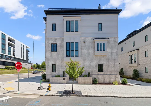 1st image of 413 W Lenoir St, Raleigh, NC 27601 | MLS# 10187470