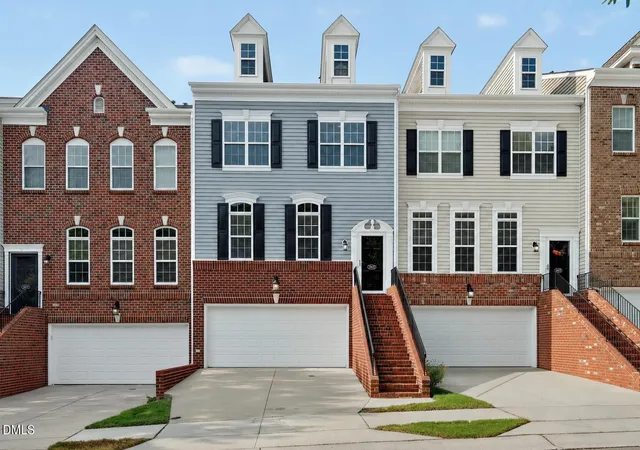 Photo 1 of Sale Pending at 3507 Edgemont Dr, Raleigh, NC 27612 | MLS# 10181050 | Listing updated on 2026-09-02