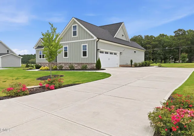Photo 3 of Single family home for sale at 35 Wheatfield Ln, Youngsville, NC 27596 | MLS# 10180046 | Listing updated on 2026-08-17