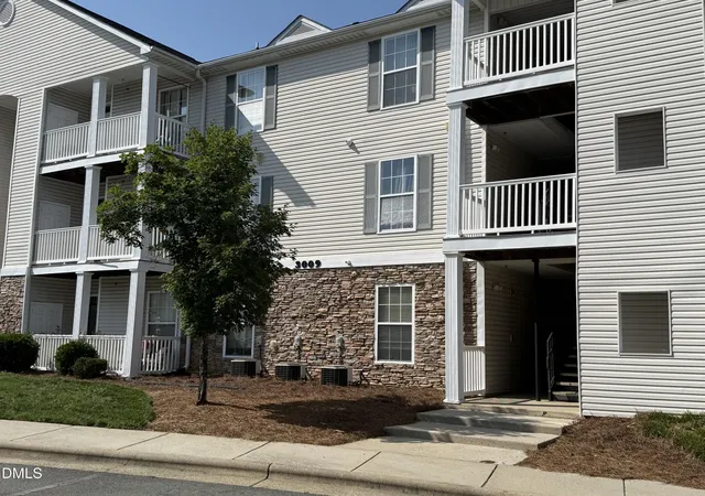 2nd image of 3009 Winston Dr #96, Burlington, NC 27215 | MLS# 10180715