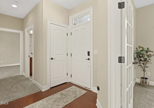 Listing Photo 5 - Condo for sale in building located at 1467 Orch Villas Ave, Apex, NC 27502