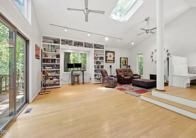 Photo 1 of Single family home for sale at 3513 Travis Ct, Chapel Hill, NC 27516 | MLS# 10180816 | Listing updated on 2026-10-06