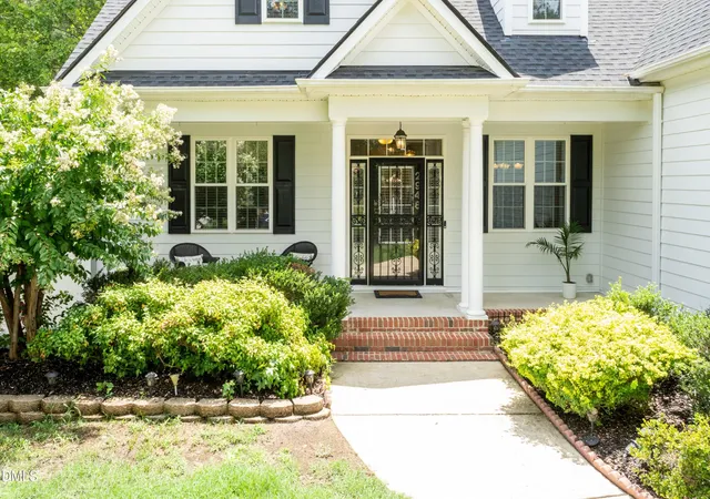 Photo 4 of Single family home for sale at 2948 Dargan Hills Dr, Wake Forest, NC 27587 | MLS# 10181917 | Listing updated on 2026-10-01