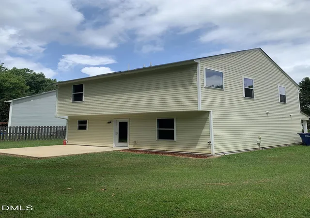 Photo 3 of Sale Pending at 1403 Trio Run, Siler City, NC 27344 | MLS# 10181413 | Listing updated on 2026-10-07