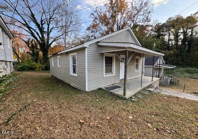 Photo 3 of Single family home for sale at 521 Spring Ct, Henderson, NC 27536 | MLS# 10179847 | Listing updated on 2026-09-18