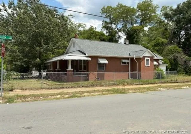Photo 3 of Single family home for sale at 911 Henderson Ave, Fayetteville, NC 28301 | MLS# 765860 | Listing updated on 2026-09-16