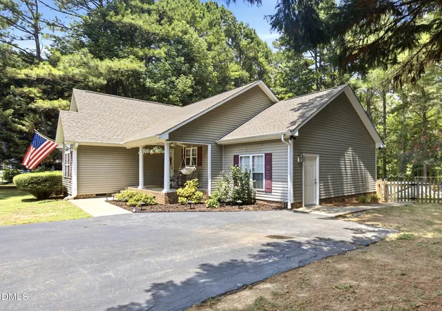 image of 5515 Pine Meadow Ln, Mebane, NC 27302 | MLS# 10180350