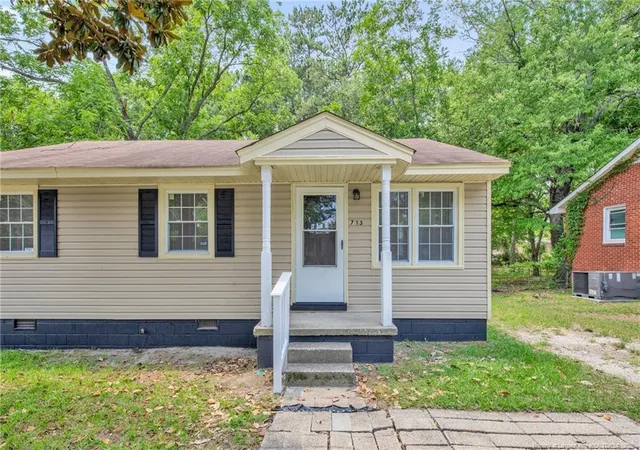 Photo 2 of Sale Pending at 713 Commerce St, Fayetteville, NC 28305 | MLS# 765885 | Listing updated on 2026-08-10