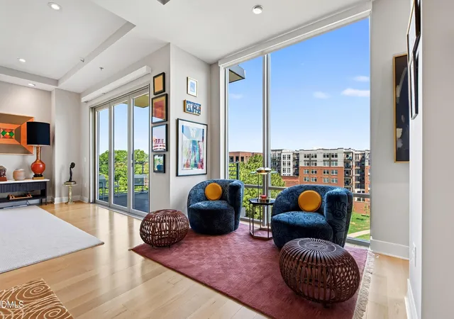 2nd image of 214 Hunt St #Apt 603, Durham, NC 27701 | MLS# 10184471