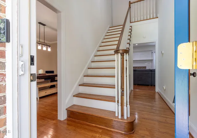Photo 4 of Sale Pending at 4705 Carolton Dr, Raleigh, NC 27606 | MLS# 10182782 | Listing updated on 2026-08-24