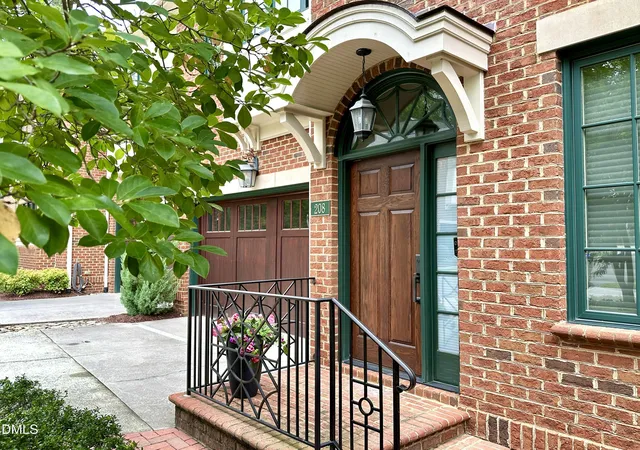 Townhouse for sale at 208 Old Franklin Grv Dr, Chapel Hill, NC 27514 | MLS# 10180665