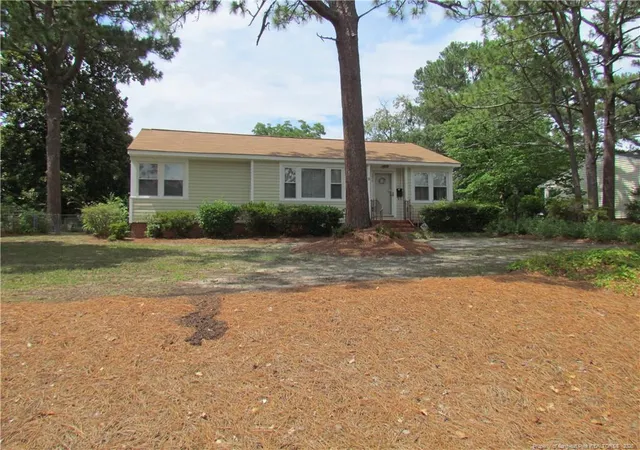 2nd image of 1010 Sandalwood Dr, Fayetteville, NC 28304 | MLS# 765888