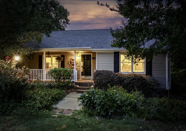 2nd image of 1112 Meadowbrook Trl, Hillsborough, NC 27278 | MLS# 10179946