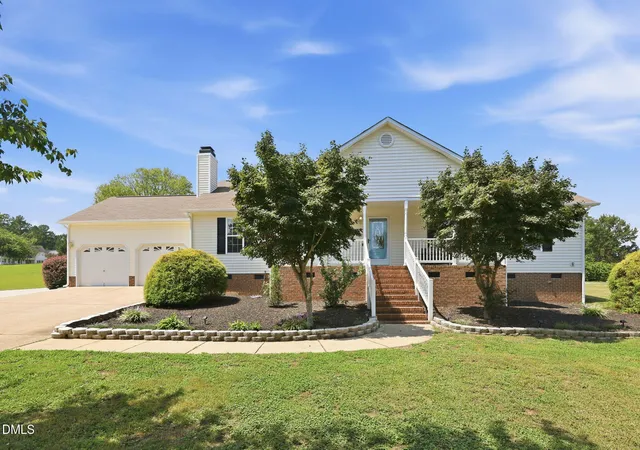Photo 2 of Single family home for sale at 515 Bobbitt Rd, Clayton, NC 27520 | MLS# 10189097 | Listing updated on 2026-10-05