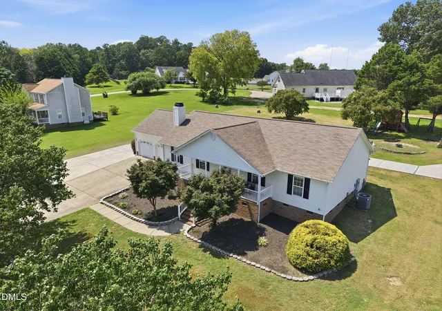 Photo 1 of Single family home for sale at 515 Bobbitt Rd, Clayton, NC 27520 | MLS# 10189097 | Listing updated on 2026-10-05