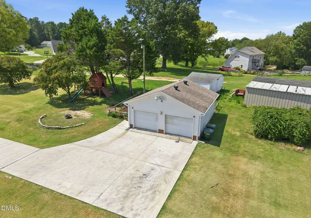 Photo 3 of Single family home for sale at 515 Bobbitt Rd, Clayton, NC 27520 | MLS# 10189097 | Listing updated on 2026-10-05