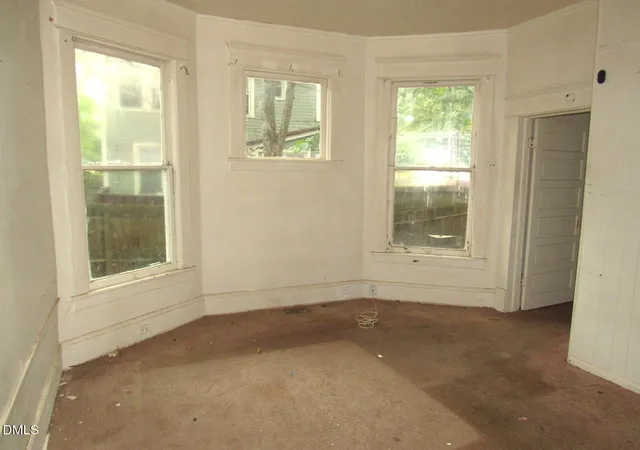 Listing Photo 4 - Condo for sale in building located at 804 Lancaster St, Durham, NC 27701