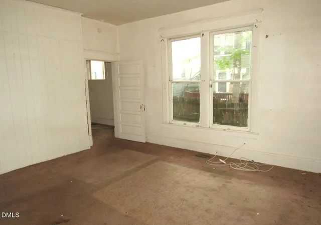Listing Photo 5 - Condo for sale in building located at 804 Lancaster St, Durham, NC 27701