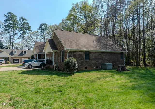 2nd image of 2012 S Mebane St #Apt 106, Burlington, NC 27215 | MLS# 10180021