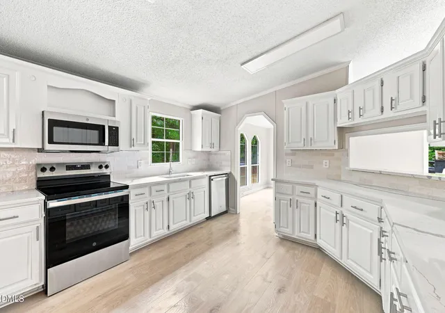 Photo 3 of Manufactured home for sale at 3984 Fulford Mcmillan Rd, Raeford, NC 28376 | MLS# 10182505 | Listing updated on 2026-08-18