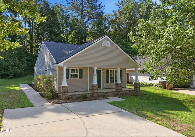 3rd image of 208 Highgate Cir, Wake Forest, NC 27587 | MLS# 10180225