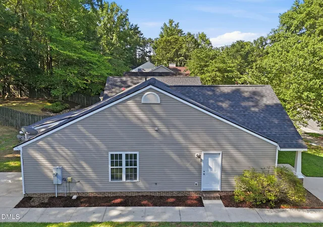 4th image of 208 Highgate Cir, Wake Forest, NC 27587 | MLS# 10180225